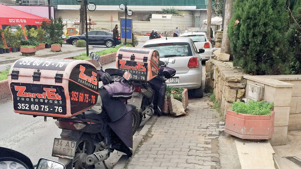 Sanki babalarının malı!