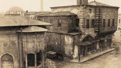 300 yıllık hamam kazara yıkıldı