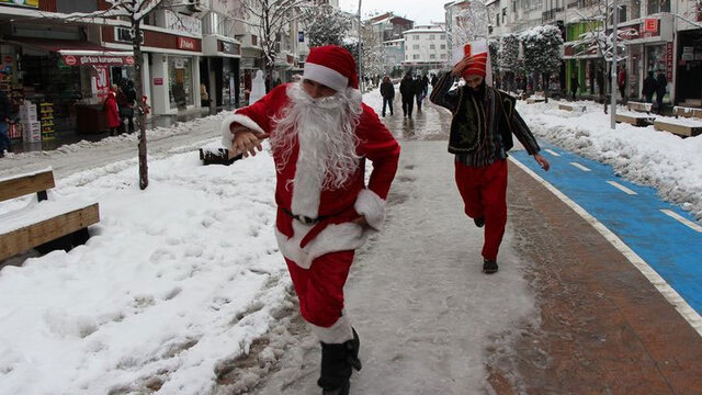 Yeniçeri, Noel babayı kovaladı