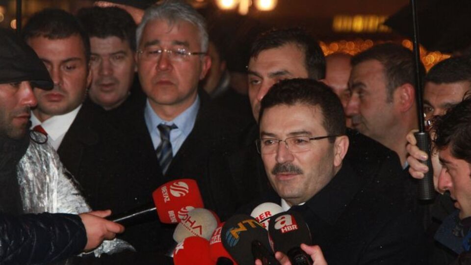 İstanbul Emniyet Müdürü Altınok, Taksim'de polisleri denetledi