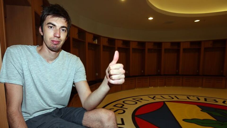 İzzet, Le Mans'dan ayrıldı