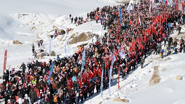 Türkiye Sarıkamış şehitlerini andı