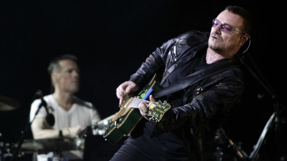 Bono, bir daha hiç gitar çalamayabilir!