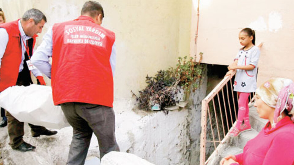 "İktidar yoksul edebiyatı yapmıyor, onlara dokunuyor"