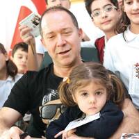 Sümer Ezgü çocuklarla buluştu