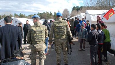 Ezidi kampında PKK bayrağı gerginliği