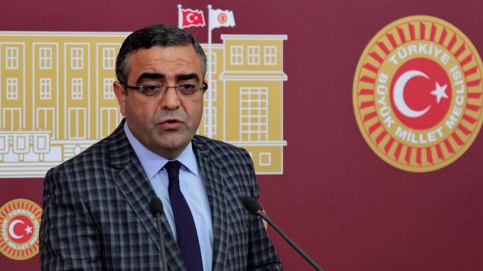 "2014, AK Parti'nin demokrasiyle hesaplaşma yılı olmuştur"