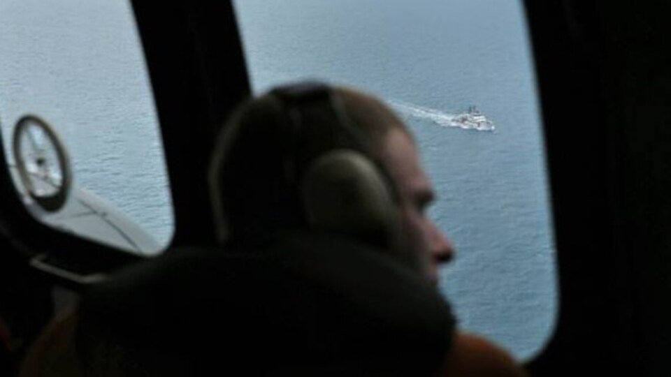 AirAsia uçağının kuyruk kısmı bulundu!