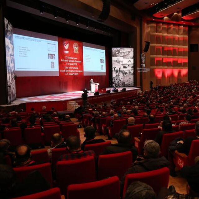 Haliç'te bomba paniği yaşandı