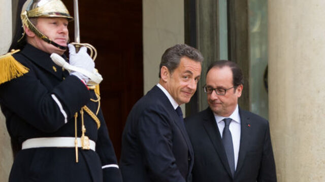 Hollande, Sarkozy ile görüştü