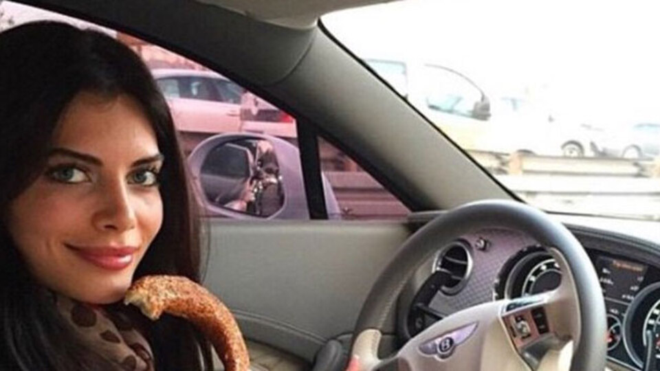 Bentley'de simit keyfi