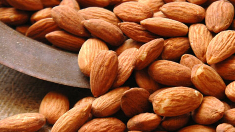 Badem ye bacaklar güzelleşsin