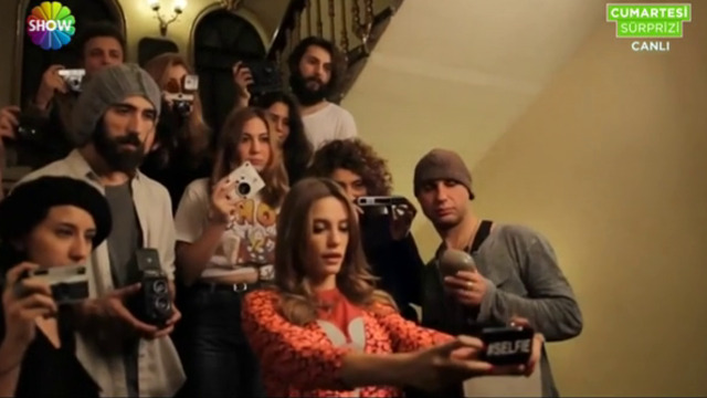 Serenay Sarıkaya'yı hiç böyle görmediniz!