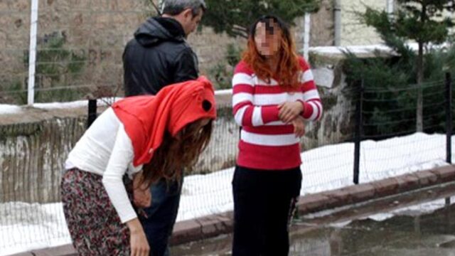 Hırsızlık şüphelisi 2 kadın karakolu birbirine kattı