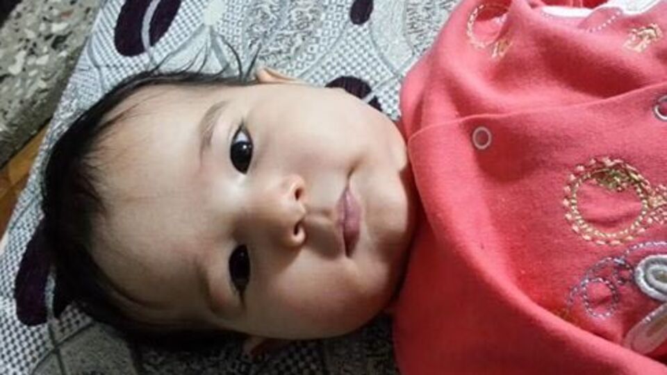 Şişirilen eldiven patladı, bebeği öldürdü