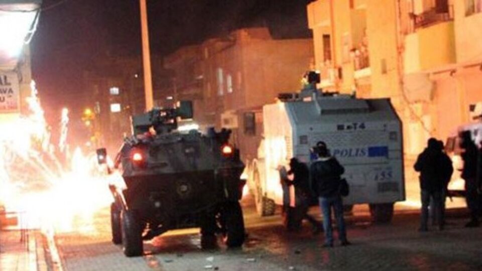 Mardin'de polise saldırı: 2 yaralı
