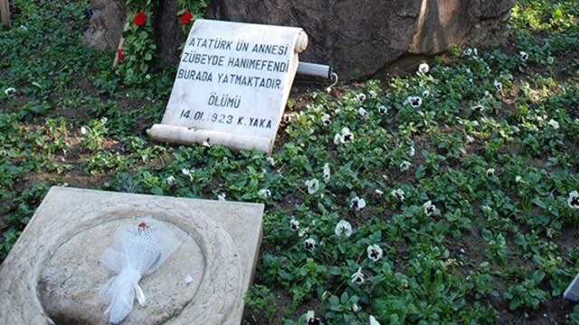 Zübeyde Hanım mezarı başında anıldı