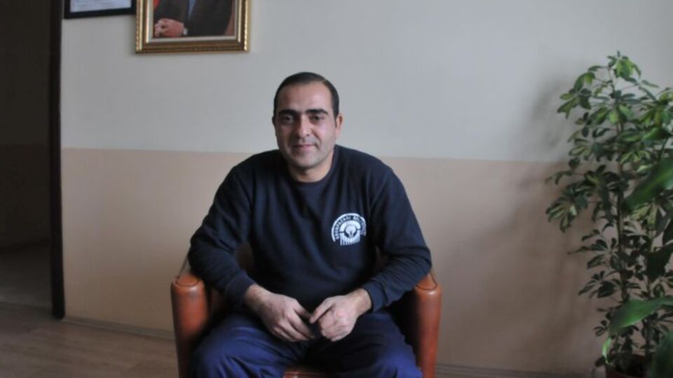 Artık masa başında çalışıyor