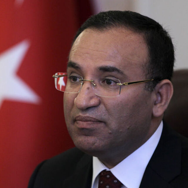 "82 Anayasası'nda darbe ruhu var, yeni Anayasa çıkarılmalı"
