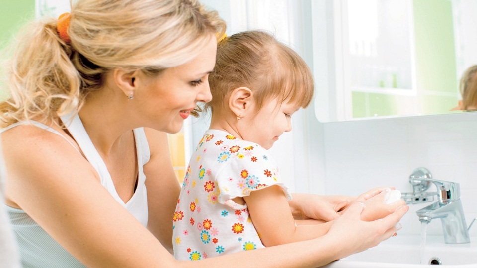 Mikroplarla mücadelede en etkili silah el yıkamak