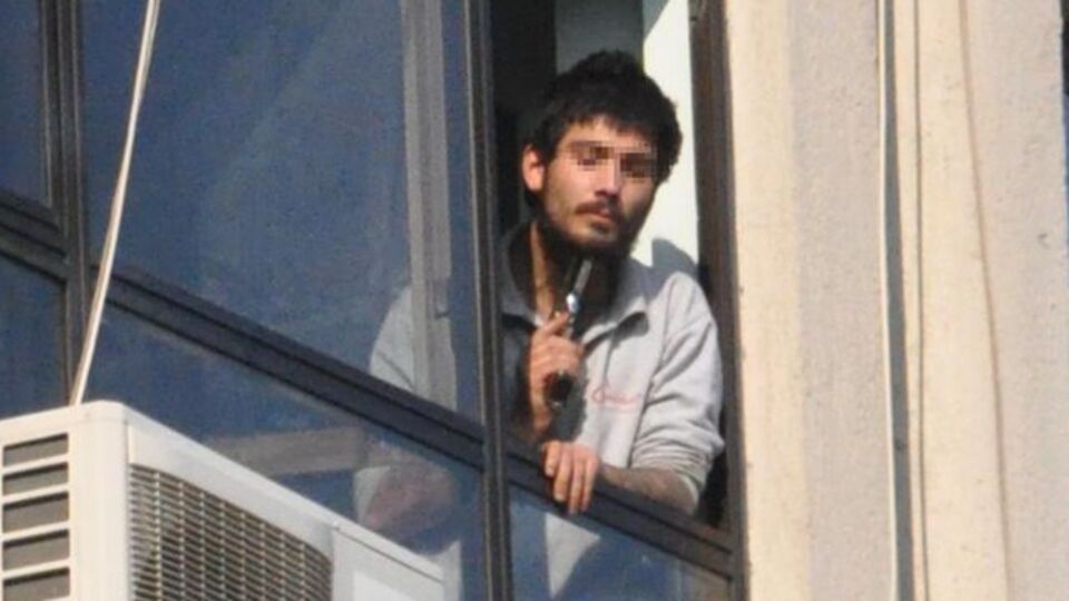 'Yaklaşmayın kafama sıkarım'!