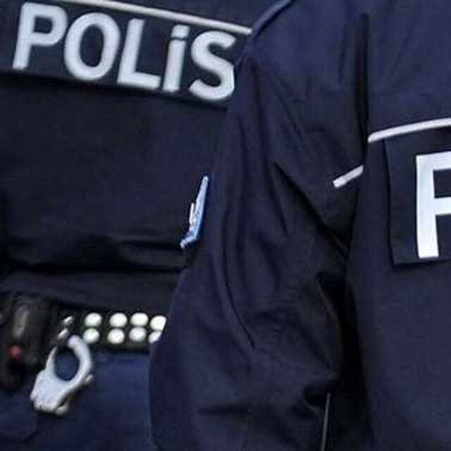 Hakkari'de 1'i komiser 3 polis açığa alındı