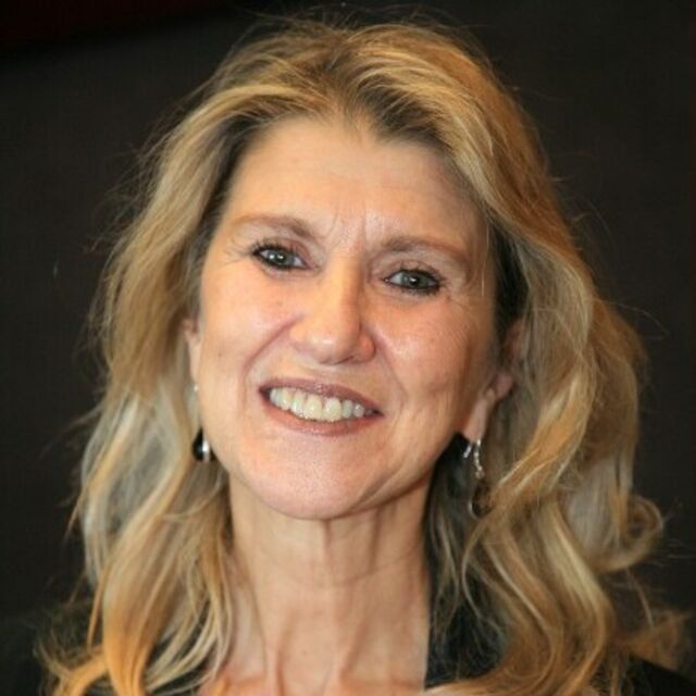 PEN Türkiye'nin yeni başkanı Zeynep Oral