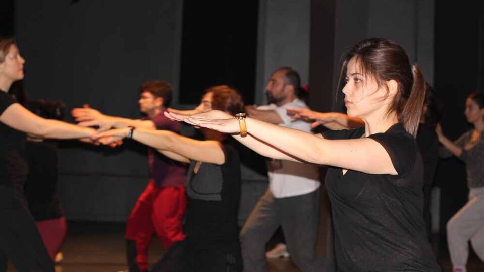 Oyunculuk dersi almak isteyenler buraya!