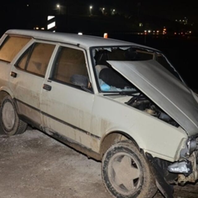 Ankara'da minibüs ile otomobil çarpıştı