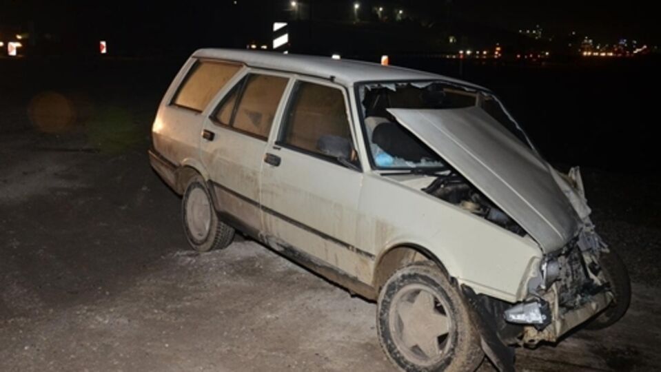 Ankara'da minibüs ile otomobil çarpıştı