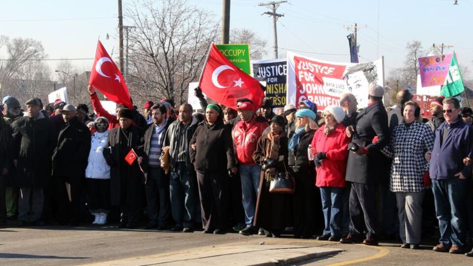 Martin Luther King Günü yürüyüşünde Türk bayrakları dalgalandı