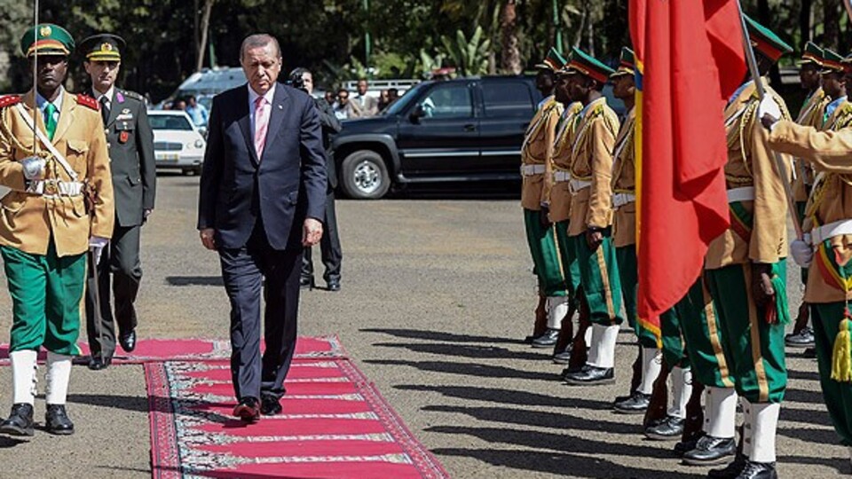 Erdoğan Etiyopya'da resmi törenle karşılandı!