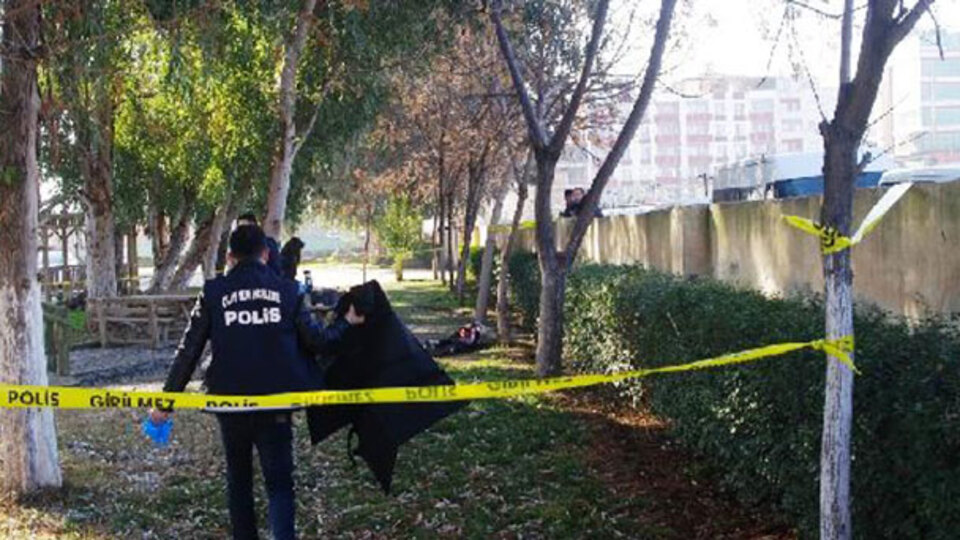 Fotoğrafçıyı bıçaklayarak öldürdüler