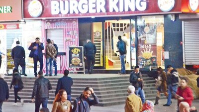 Çocuğa patates artığı dayağı iddiası!