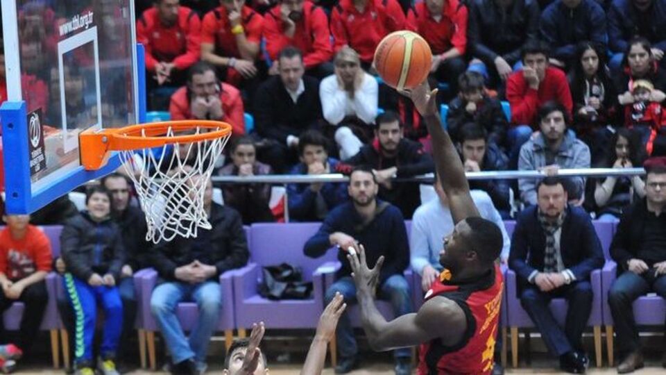 Cimbom'u Young uçurdu