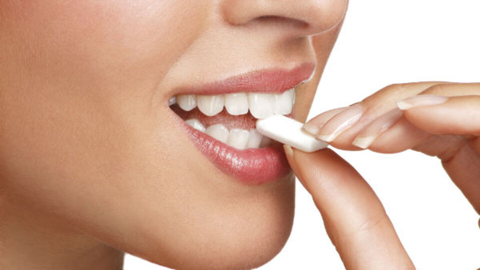 Sakız çiğne, 100 milyon bakteriyi temizle