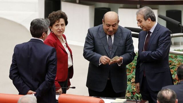 Nereye bakıyorlar?