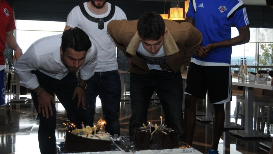 Paşa'da sürpriz doğum günü