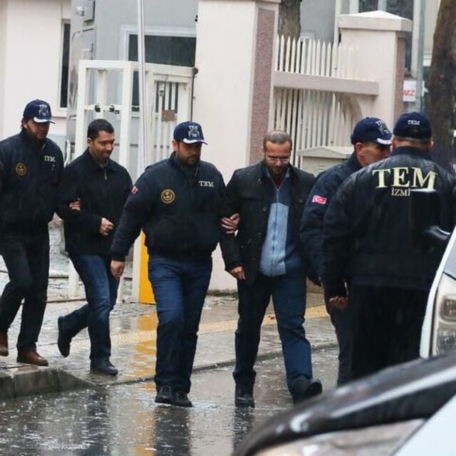 Gözaltındaki polis sayısı 24'e yükseldi