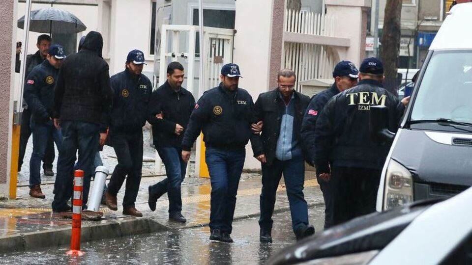 Gözaltındaki polis sayısı 24'e yükseldi