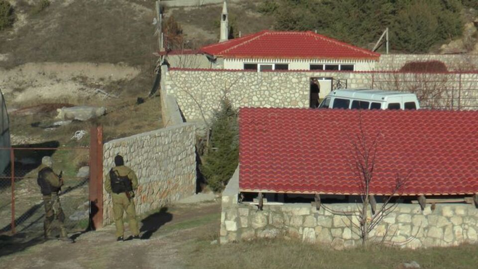 Kırım'da tutuklanan başkan yardımcısının evi basıldı