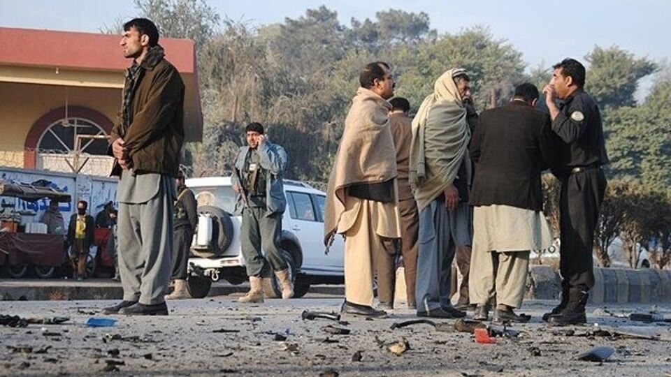 Pakistan'da camiye bombalı saldırı