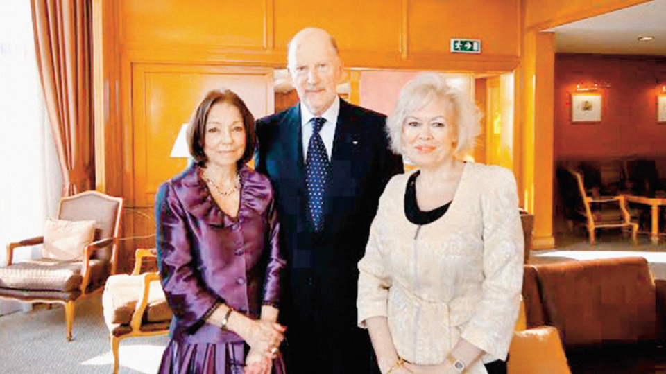 'Saltanat bitti ama hanedan devam ediyor'