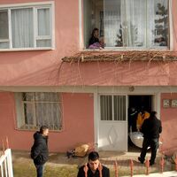 Başını gövdesinden ayırmaya çalışmış