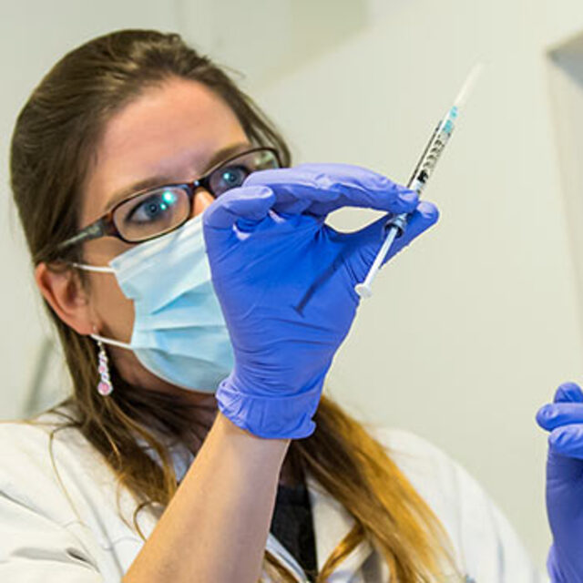 Ebola aşısı test edilecek