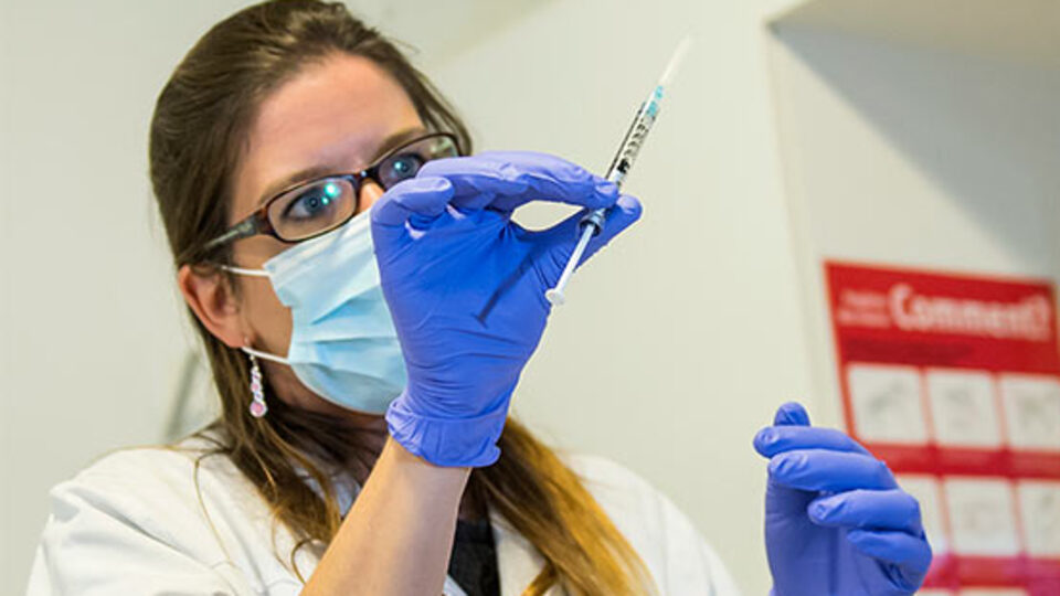 Ebola aşısı test edilecek
