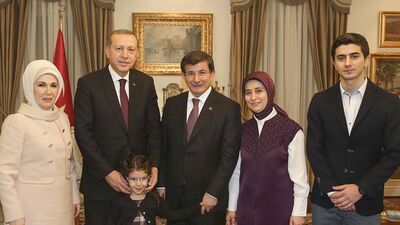 Akşam yemeğinde buluştular