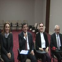 Başbakan Davutoğlu işaret diliyle neler söyledi?