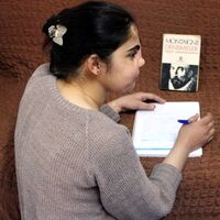 Türkiye'nin yüz nakli yapılan ilk kadını hayatını yazdı