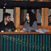 Suskunluğu flaşlar bozdu